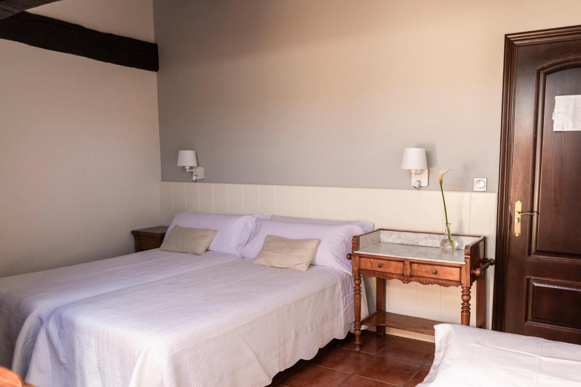 Agroturismo Montefrio อูร์นีตา ห้อง รูปภาพ